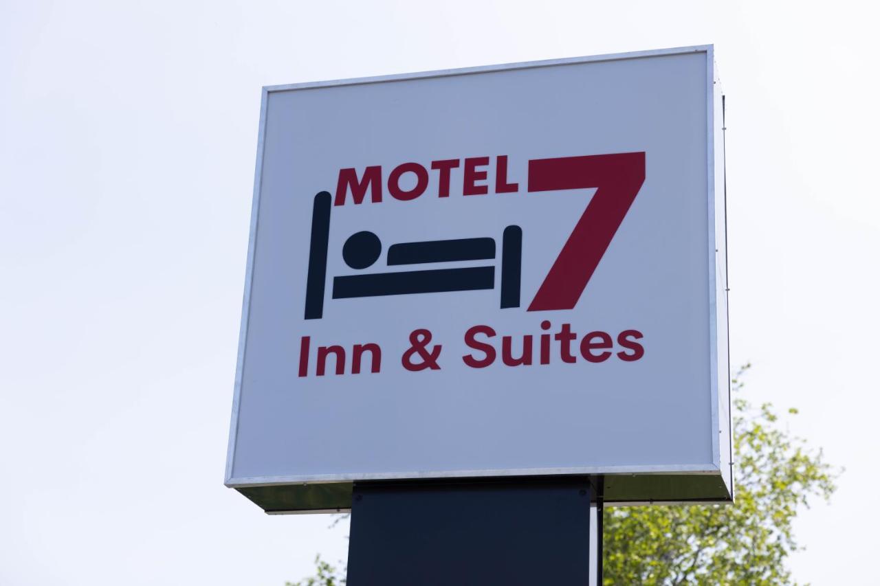 Motel 7 Inn & Suites Beresford Exterior photo