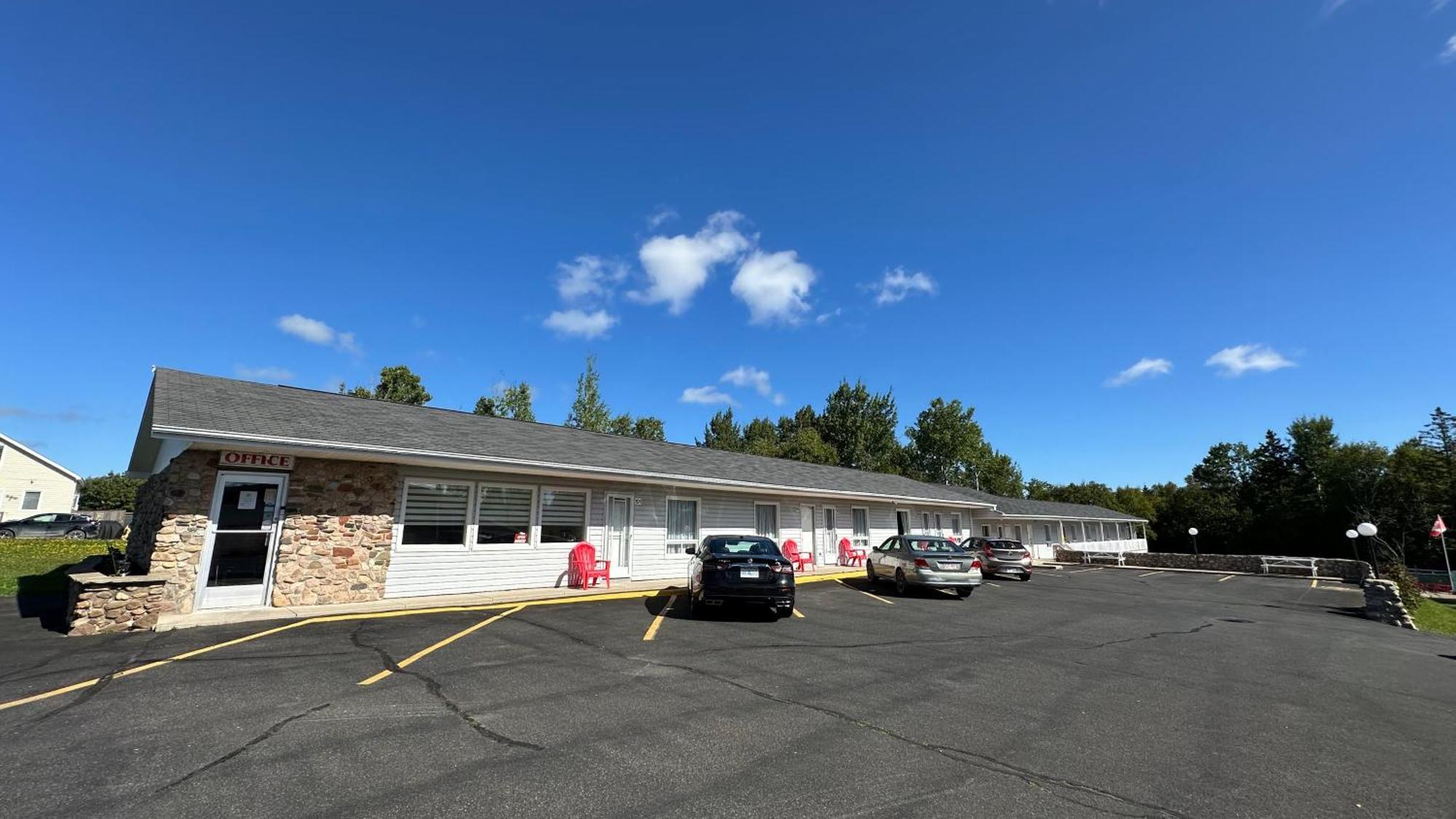 Motel 7 Inn & Suites Beresford Exterior photo