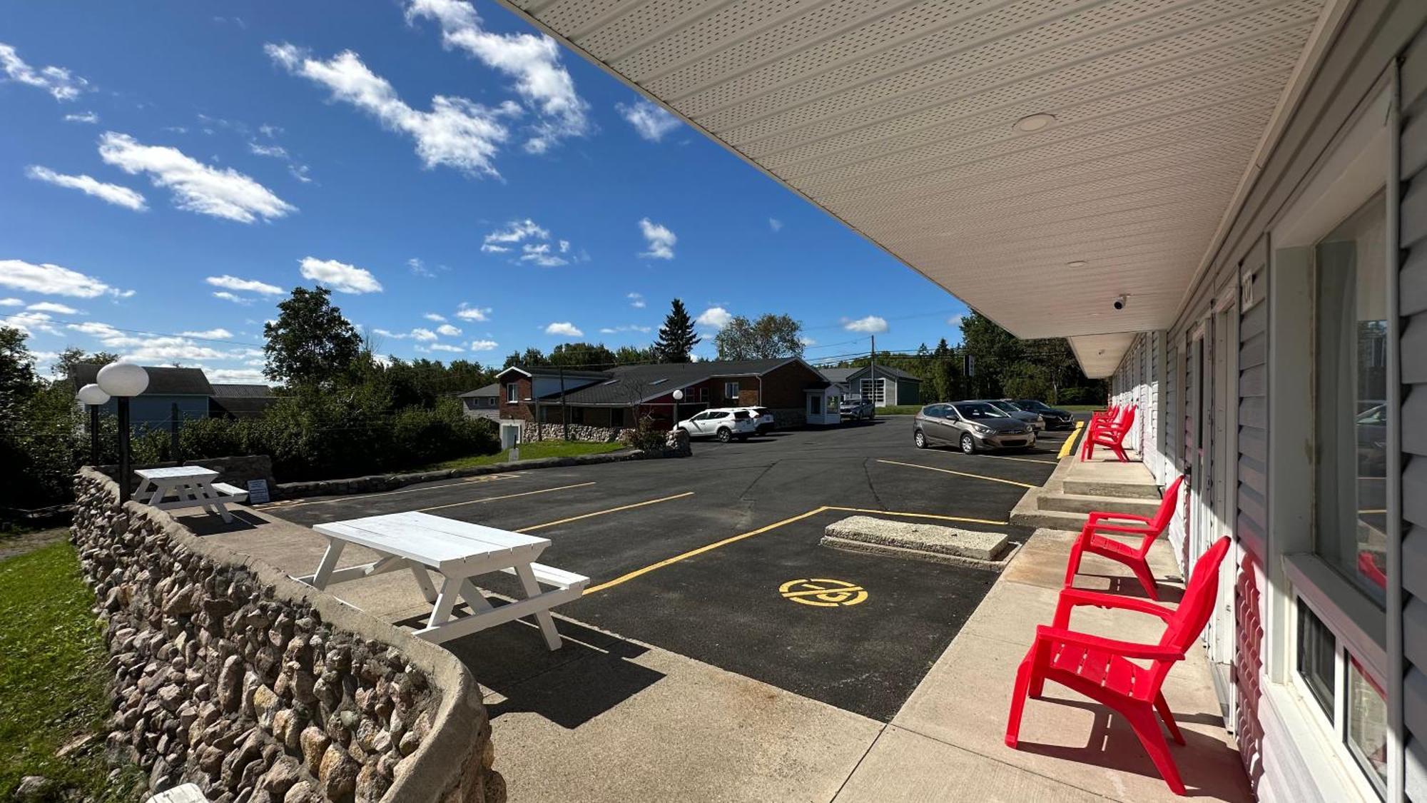 Motel 7 Inn & Suites Beresford Exterior photo