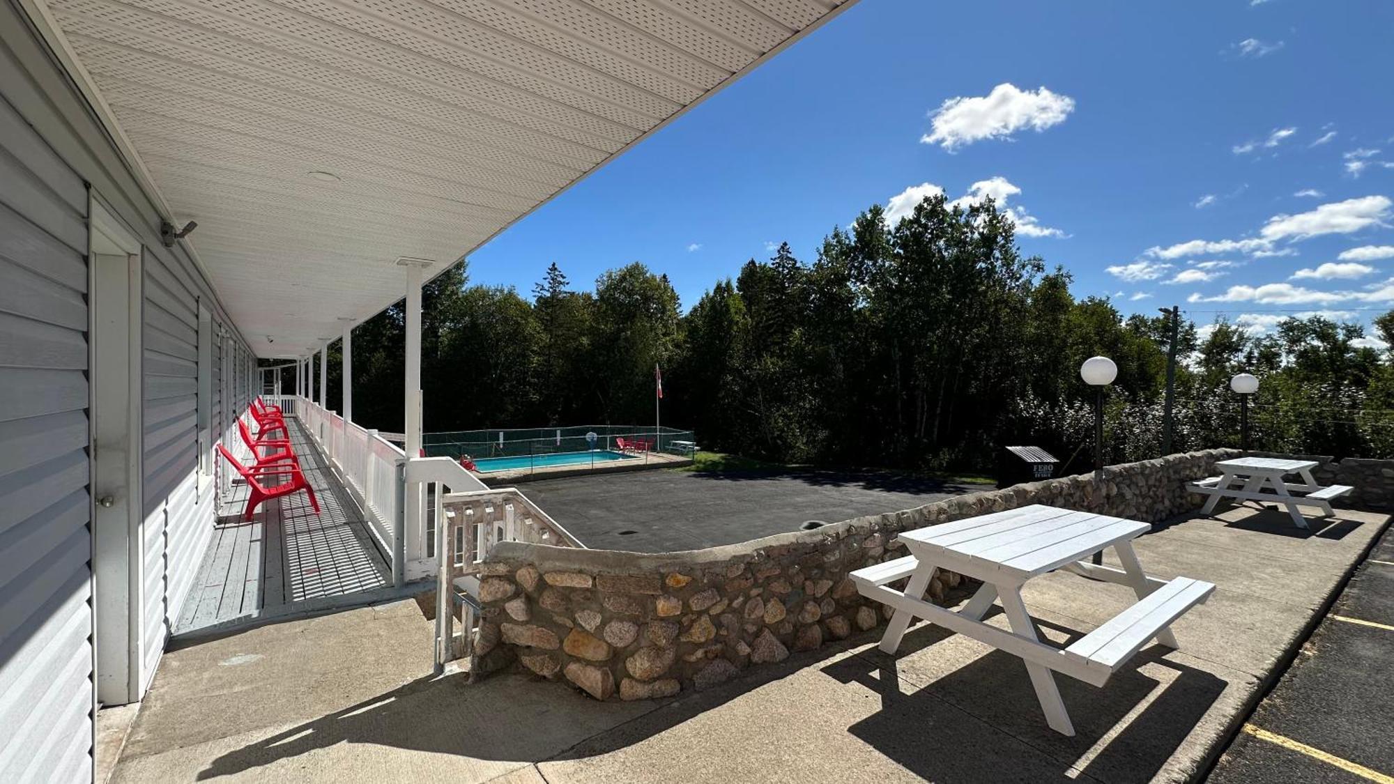 Motel 7 Inn & Suites Beresford Exterior photo